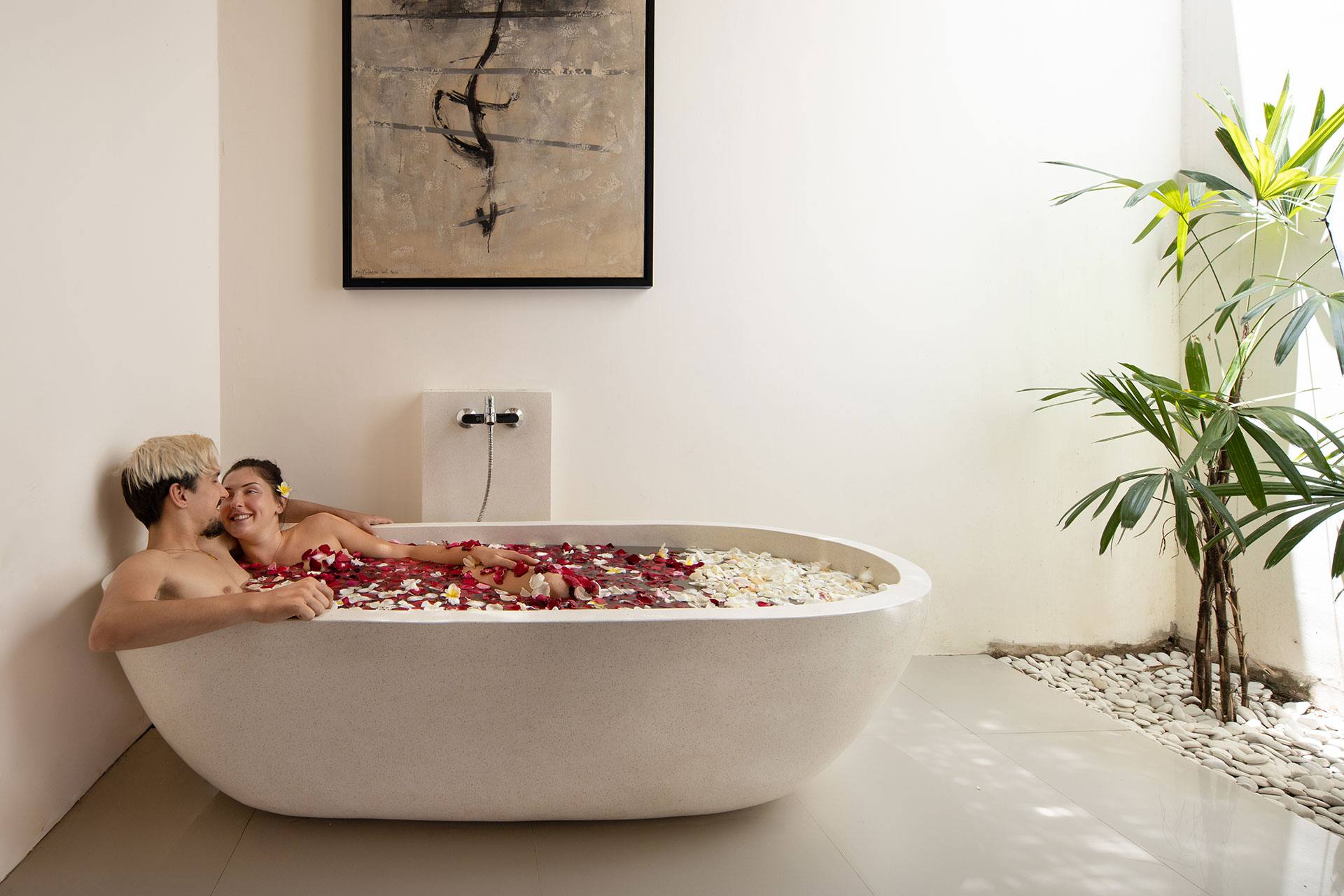 Agrapana Beach Villa - Two Bedroom Bathub